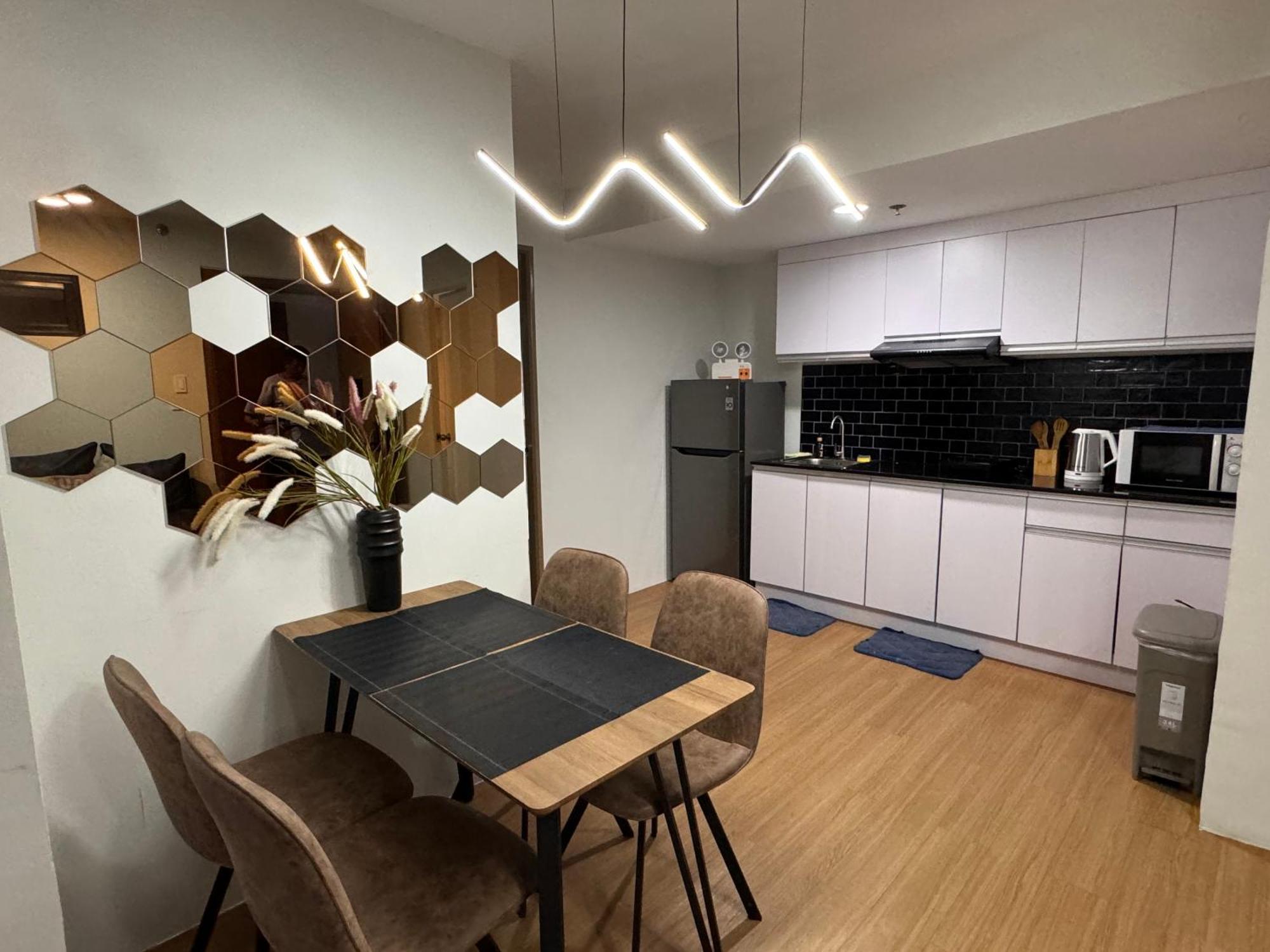 Cozyvilla At Pine Suites Tagaytay 2Br Or Studio With Free Parking 2Br In Basement Parking And Studio In Offsite Parking 따가이따이 외부 사진
